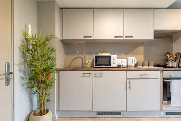 Silver Studio Floors 1-7 - Image 6